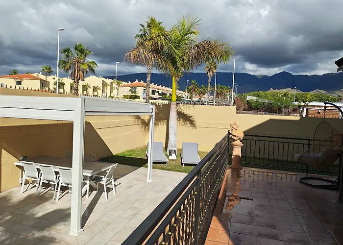 Sun And Townhouse El Duque *