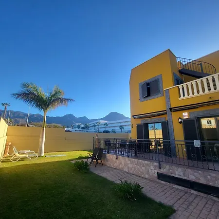 Sun And Townhouse El Duque Dom wakacyjny *