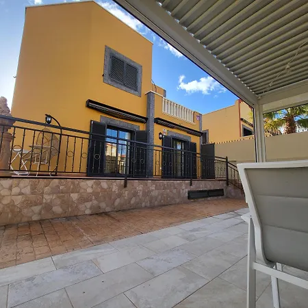 Sun And Townhouse El Duque Сasa de vacaciones *