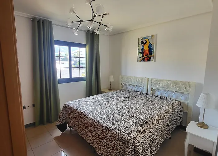 Будинок відпочинку Sun And Townhouse El Duque Адехе