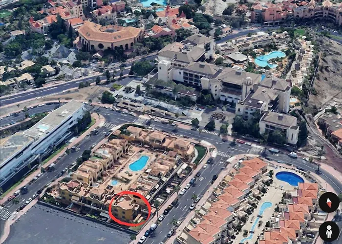 Sun And Townhouse El Duque Будинок відпочинку